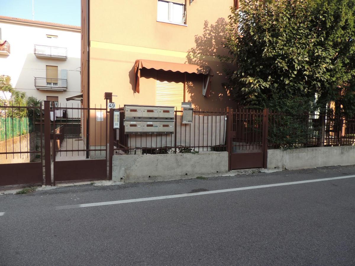 Ferienwohnung Appa49 Vicino Ospedale Borgo Roma, Fiera E Univr Verona Exterior foto
